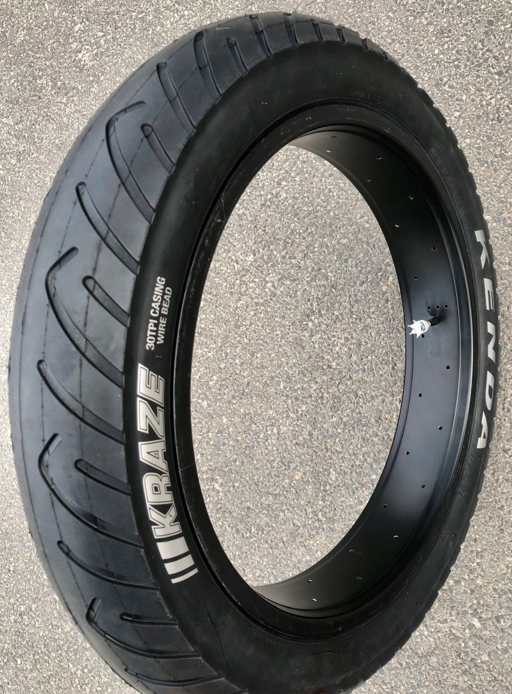 Kenda Kraze tire 20 x 4 1/4