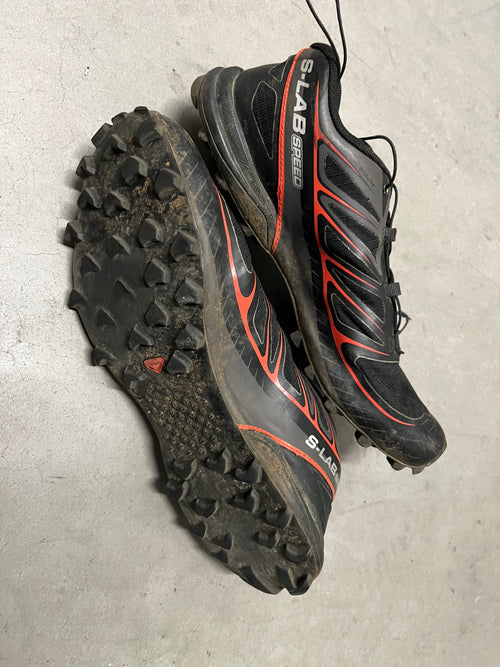 Chaussures Salomon noires et rouges 44