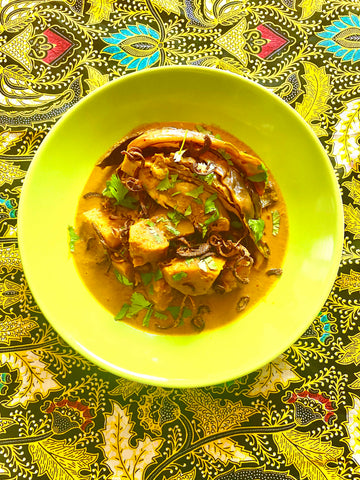 Delicious can't go wrong Pumpkin Squash Curry with OMG! Sambal