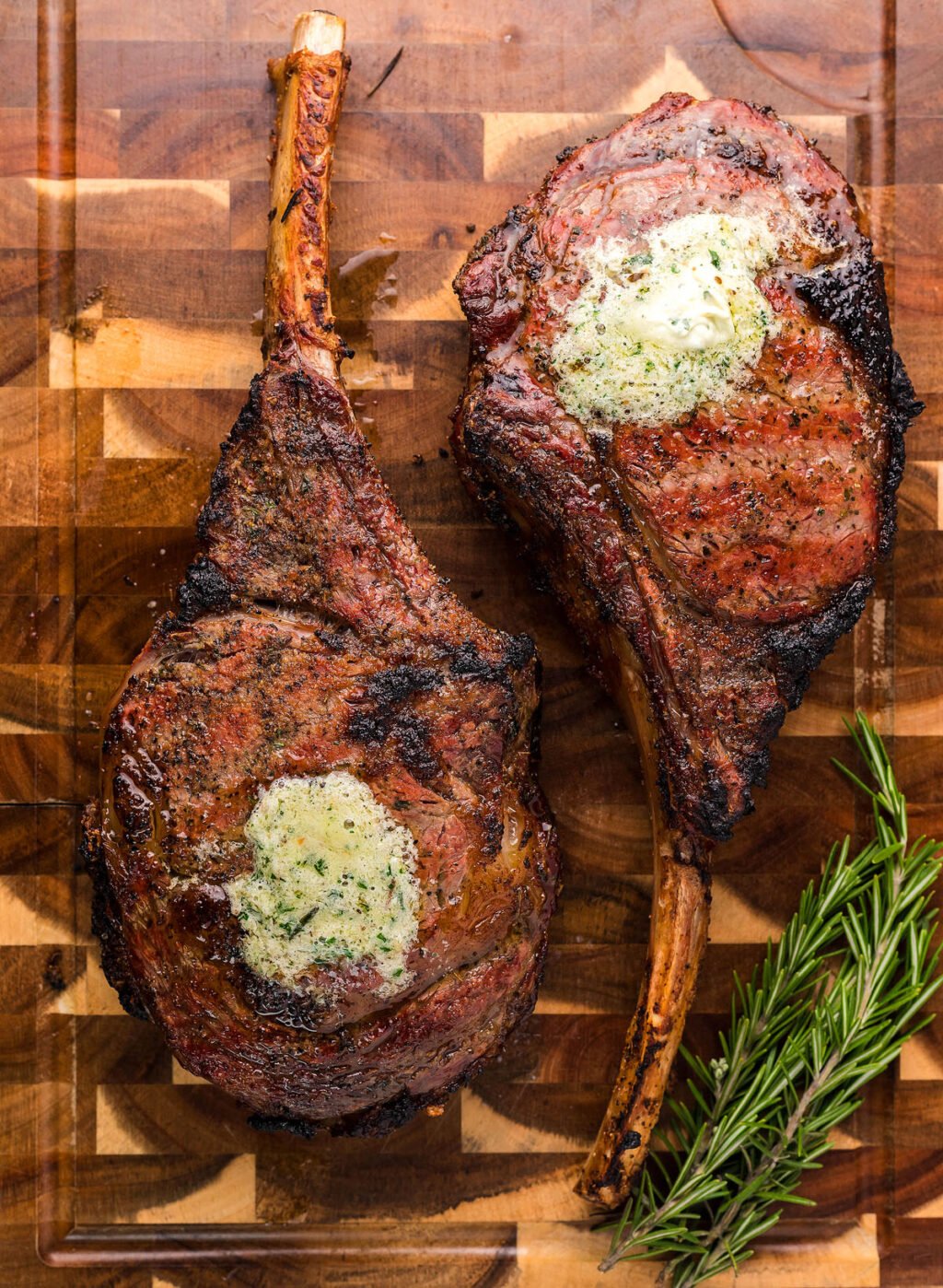 Tomahawk Steak with Blue Cheese butter