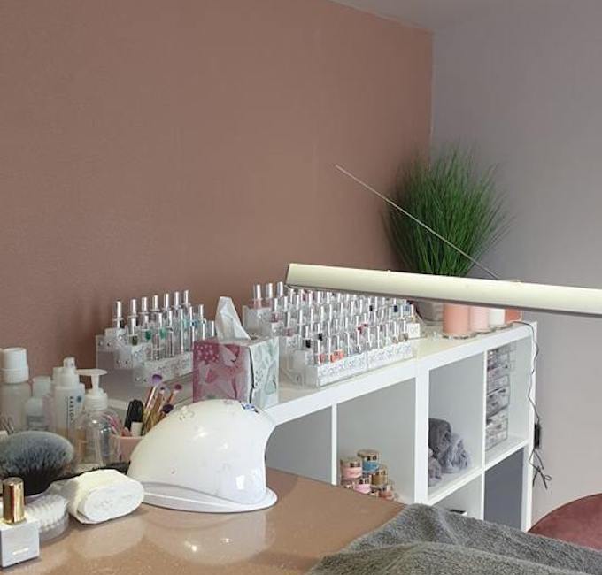 Overview of pink and grey nail salon found inside a Waltons summer house