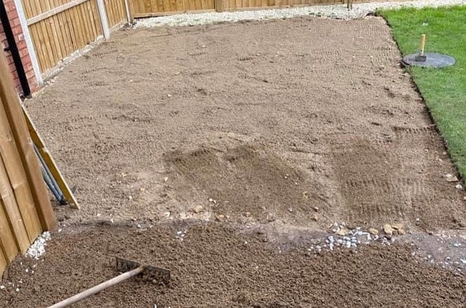 Smoothing over underground cables for Insulated Garden Room