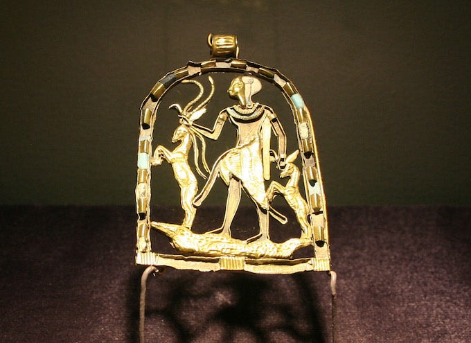 Golden amulet of the god 'Shed'