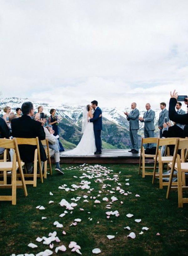 Beautiful Mountain Wedding Ideas You Should Try For Your Wedding 