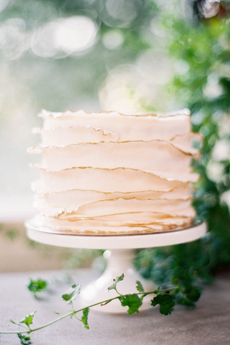  Trending Now- Deckle-Edged Wedding Cakes