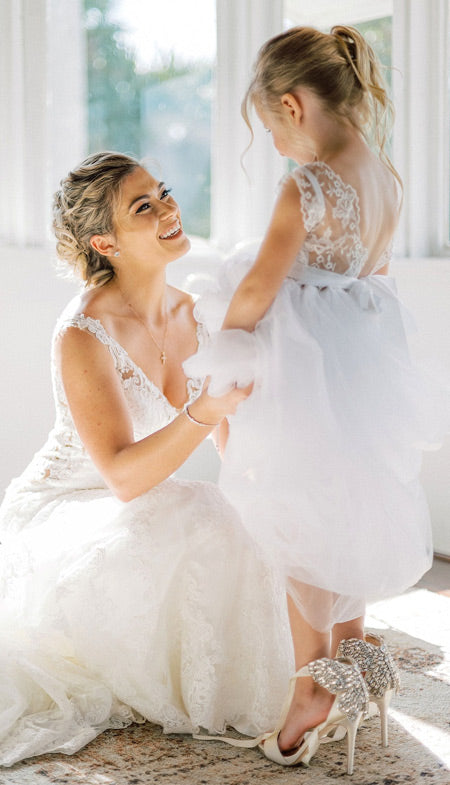 19 Trending Wedding Hairstyles for Brides and Flower Girls