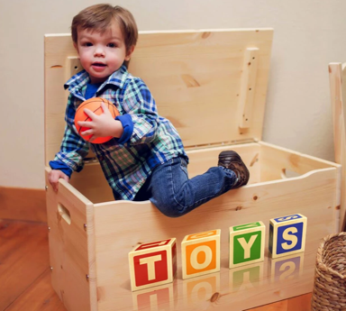 Friendly Toy Box