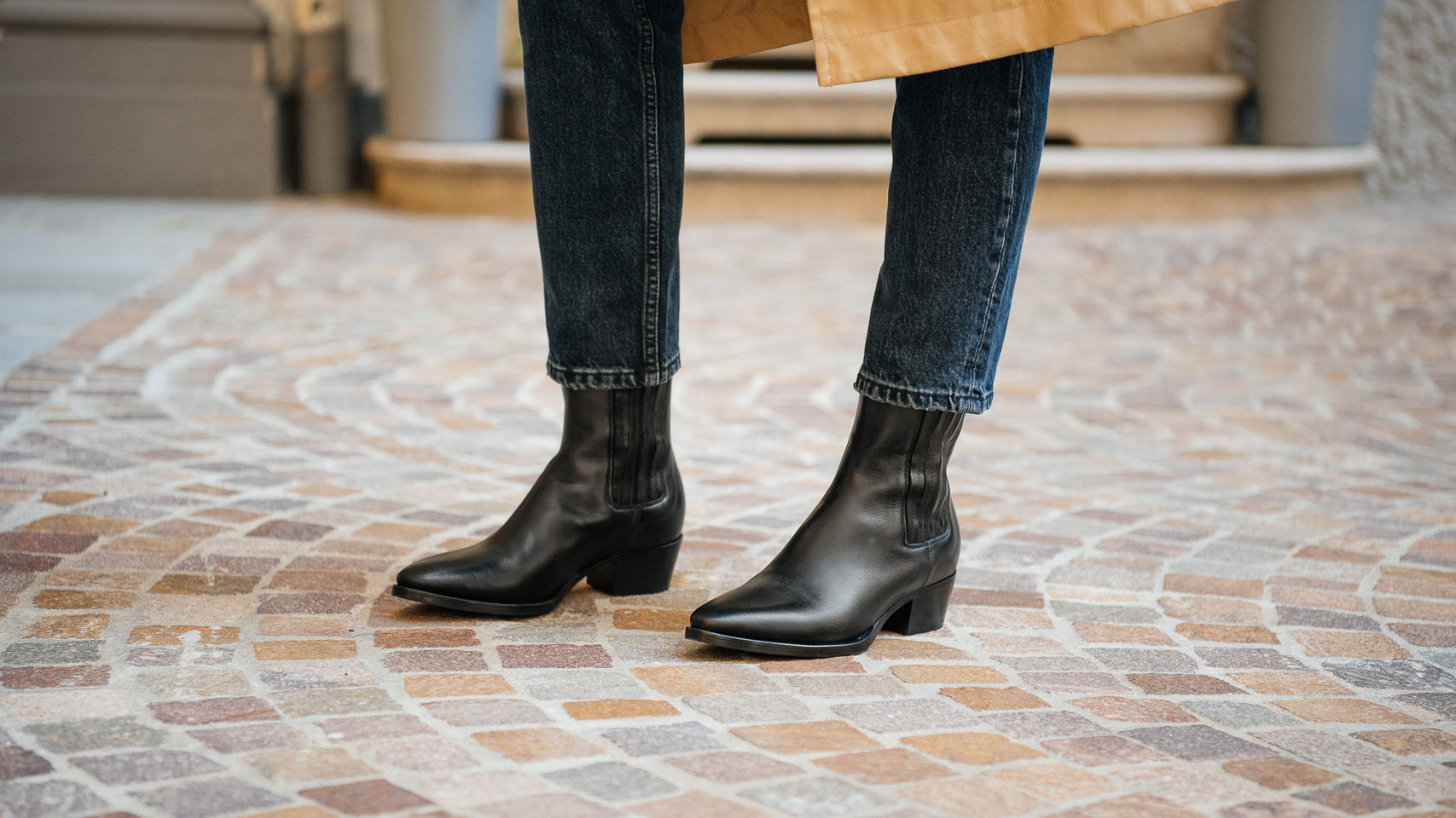 Chelsea boots in leather with heel | Velasca