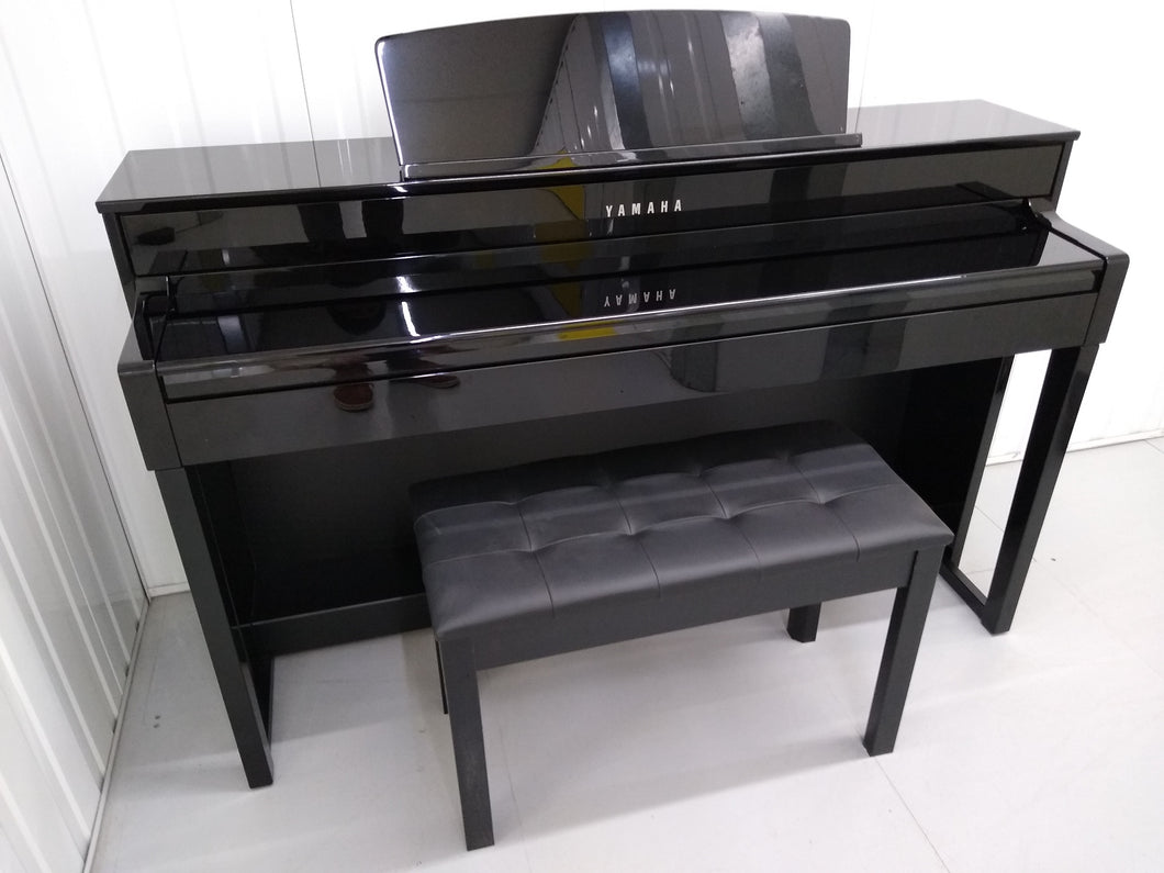 Yamaha Clavinova CLP-545PE in Polished Ebony glossy black. stock nr 22107