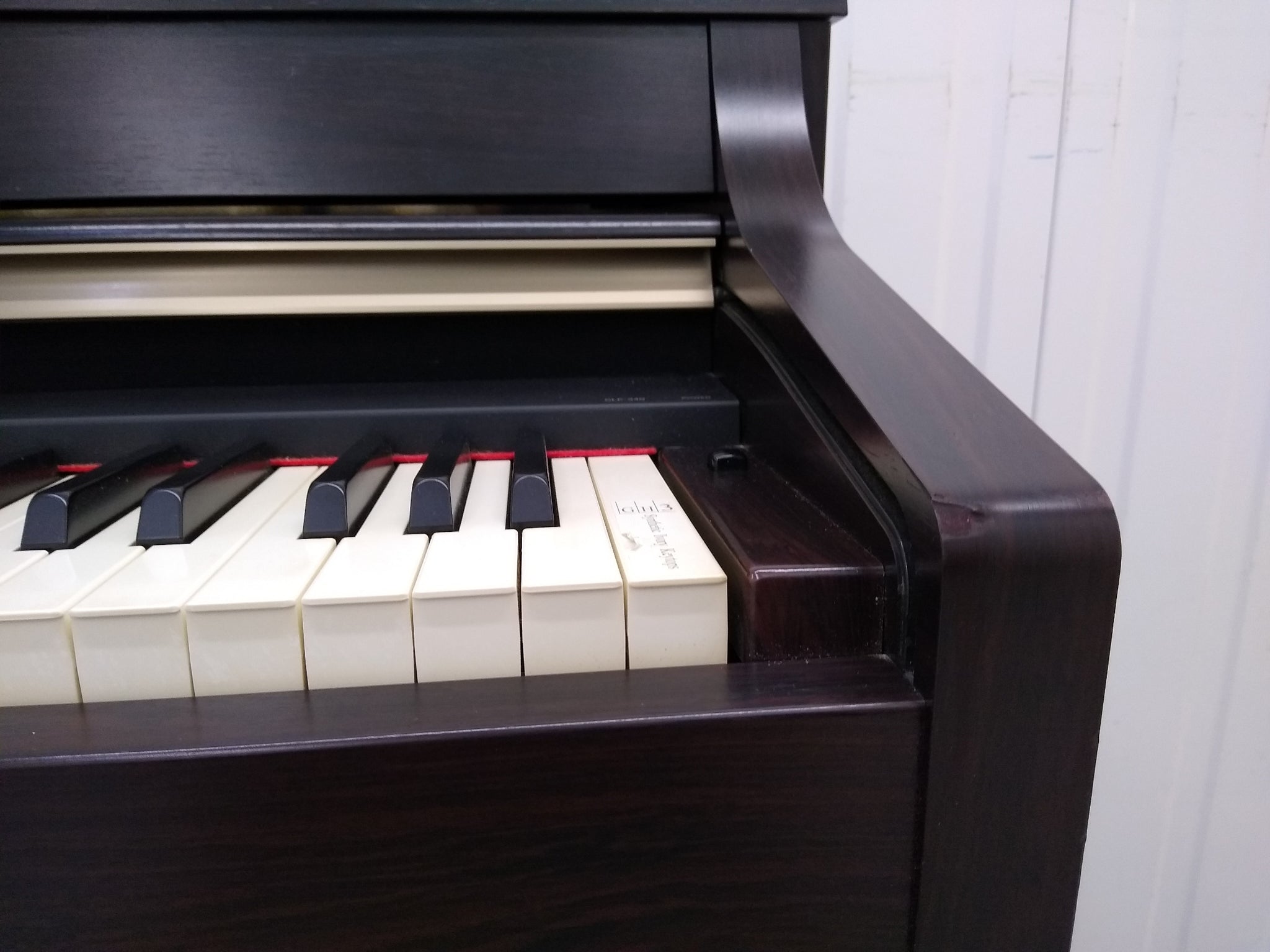 Yamaha Clavinova CLP-340 Digital Piano dark rosewood with stool