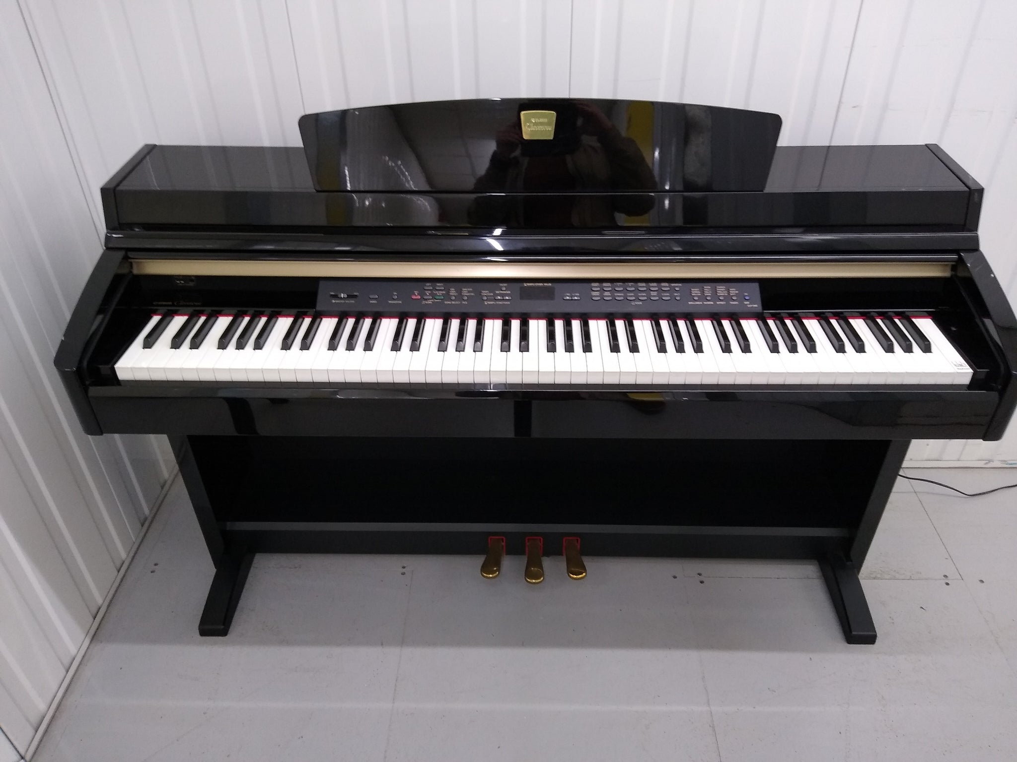 Yamaha Clavinova CLP-240PE Digital Piano polished GLOSSY BLACK stock # 22174