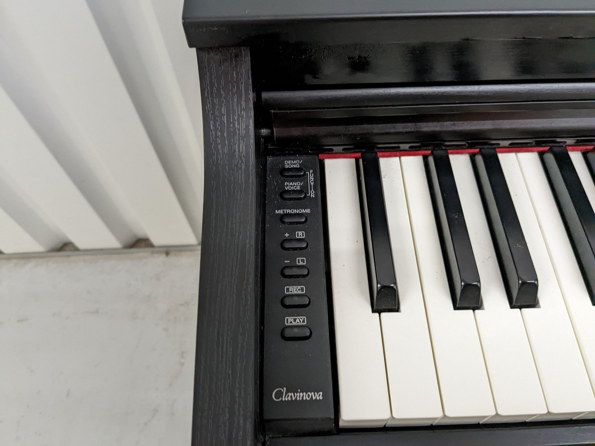 Yamaha clavinova CLP-525 digital piano and stool in satin black