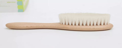 brosse démêlante bébé