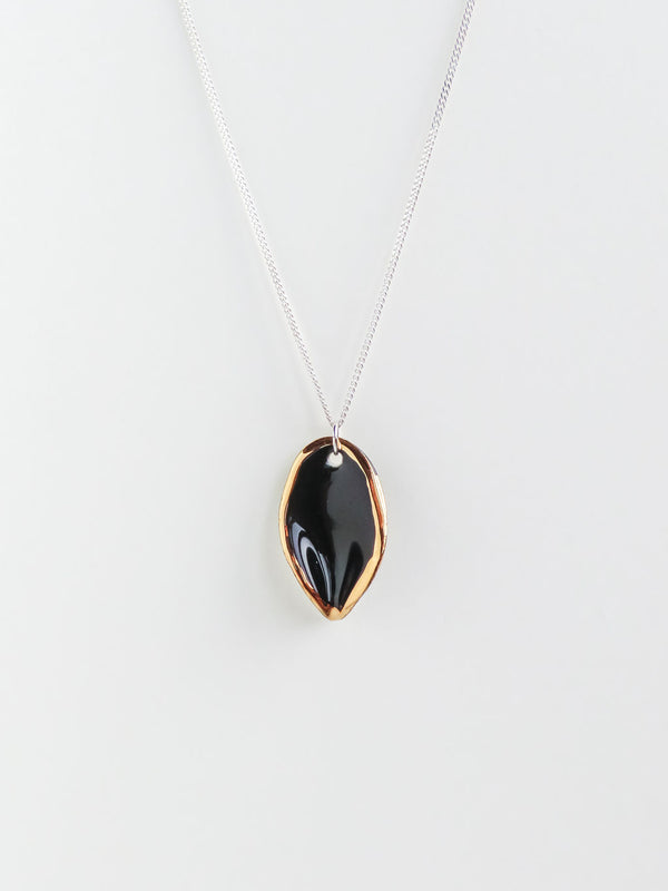 Flora Leaf Necklace · Black