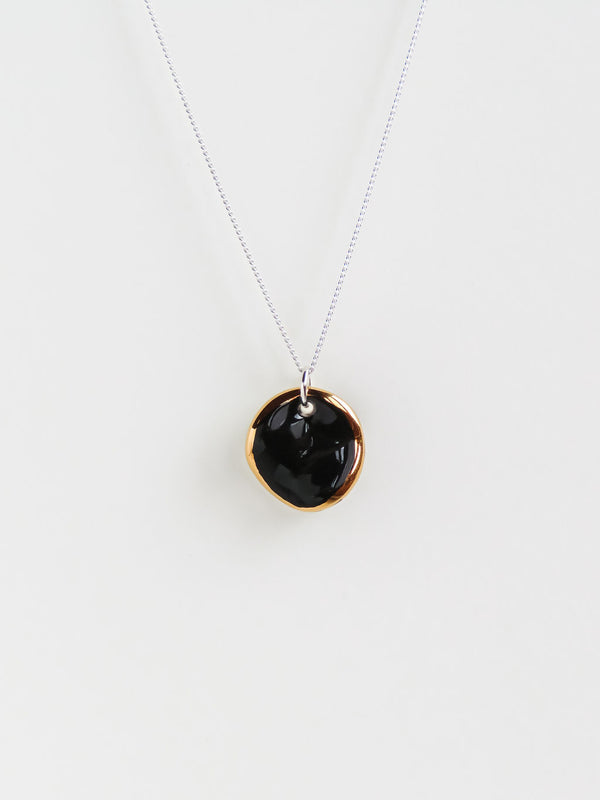 Petal Necklace · Black