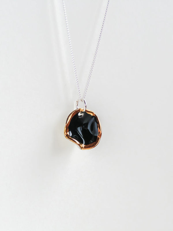 Poppy Flower Necklace · Black