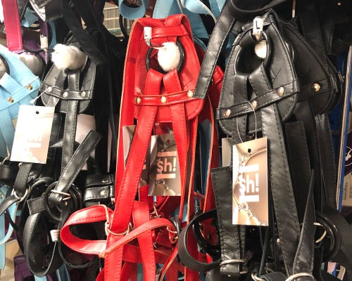 Sh! leather harnesses in red and black leather 