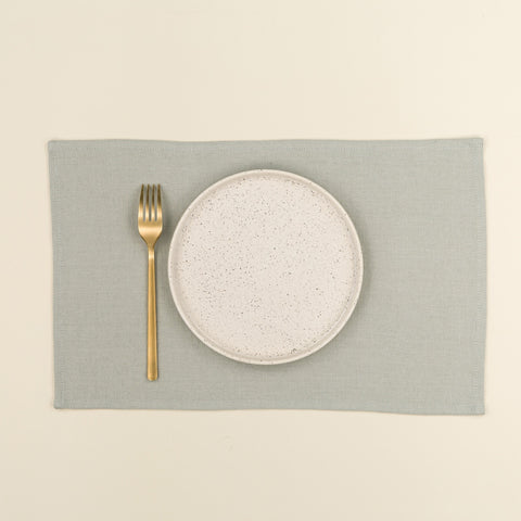 Tomète - place the fork to the left of the plate