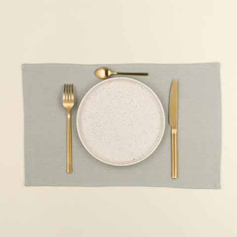 Tomète - place the spoon above the plate