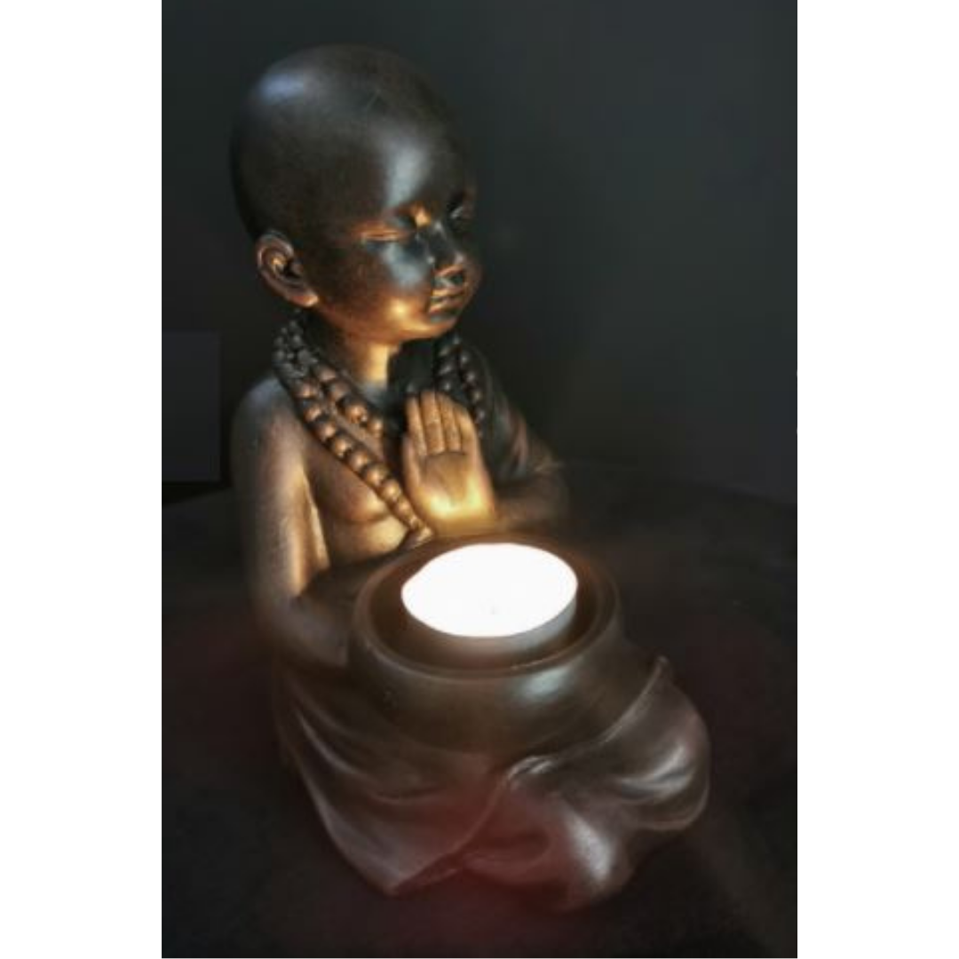 0.6 19Cm Kneeling Monk Tealight H