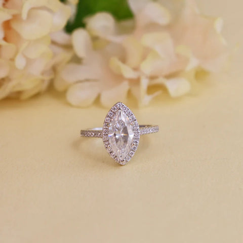 Glittering Silver Moissanite Ring