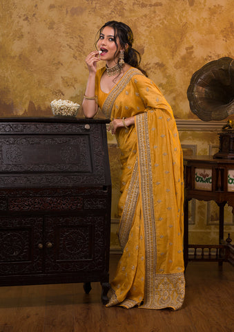 Orange Tie-Dyed Saree Set Design by Akanksha Gajria at Pernia's Pop Up Shop  2024