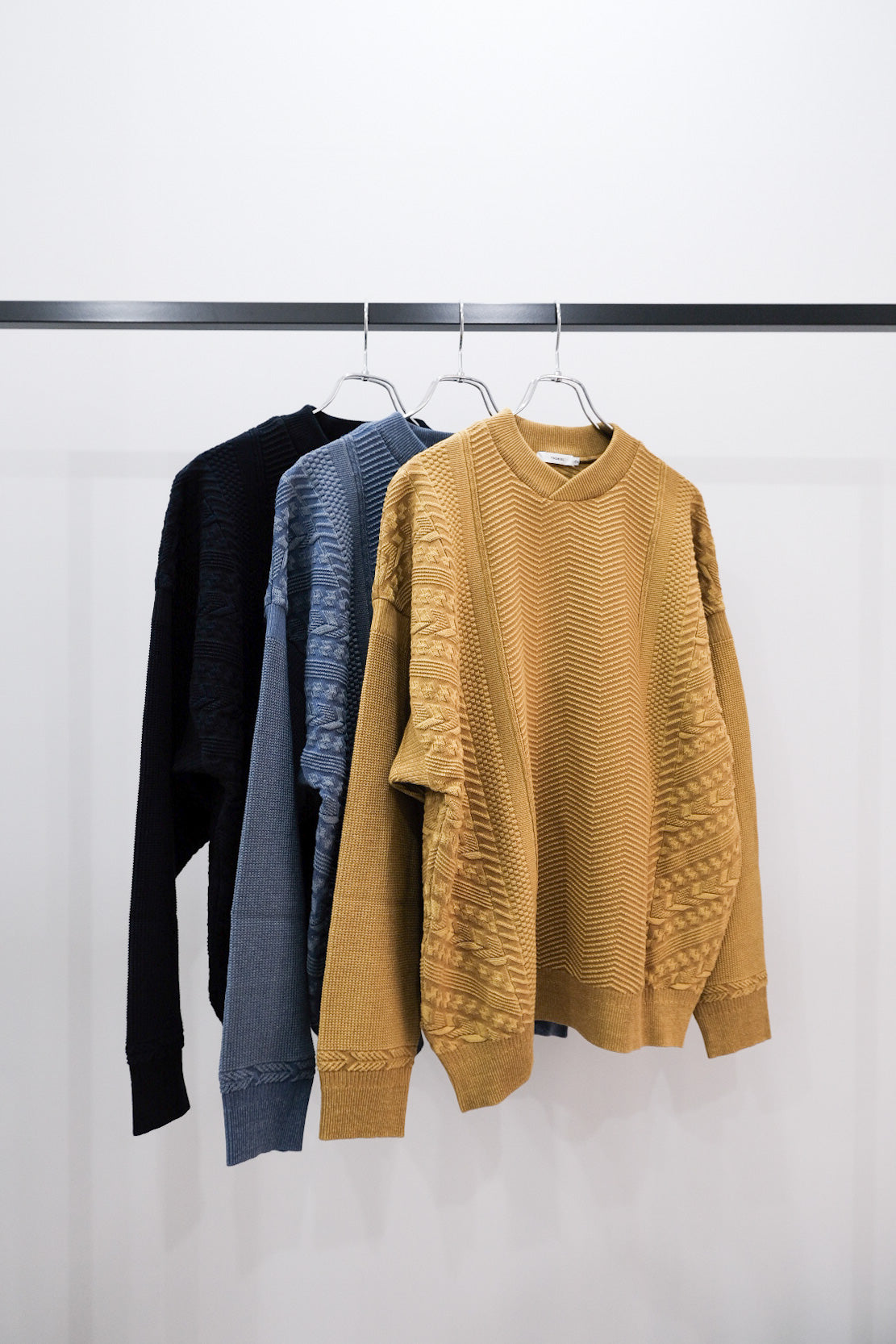 美品 YASHIKI 23SS Hanadoki Knit ネイビー size2