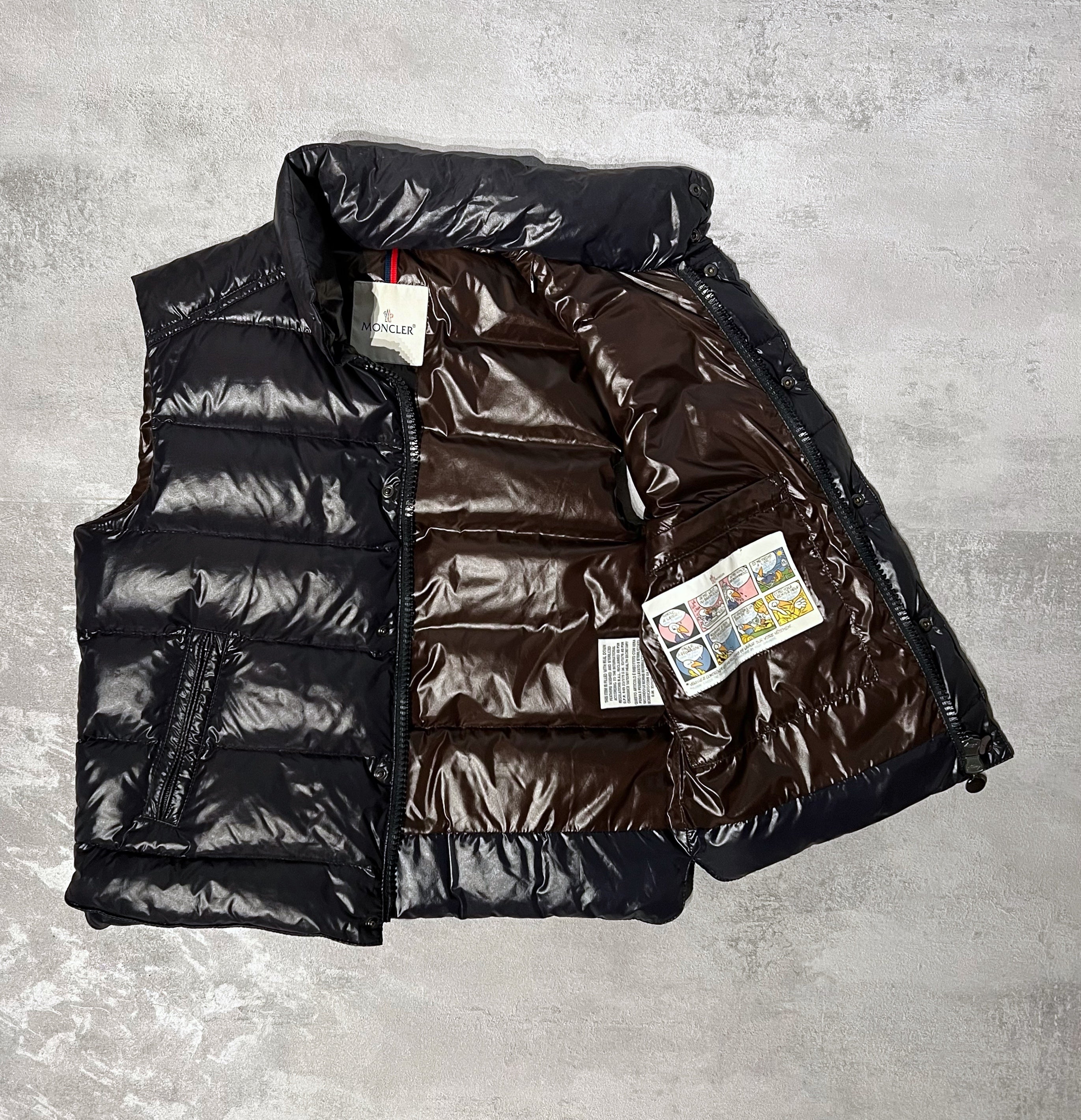 moncler gilet inside