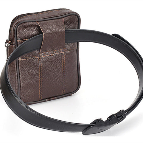 A Shoulder Bag Masculina  Modelo Trend pode ser usada de como bolsa de cintura ou pochete