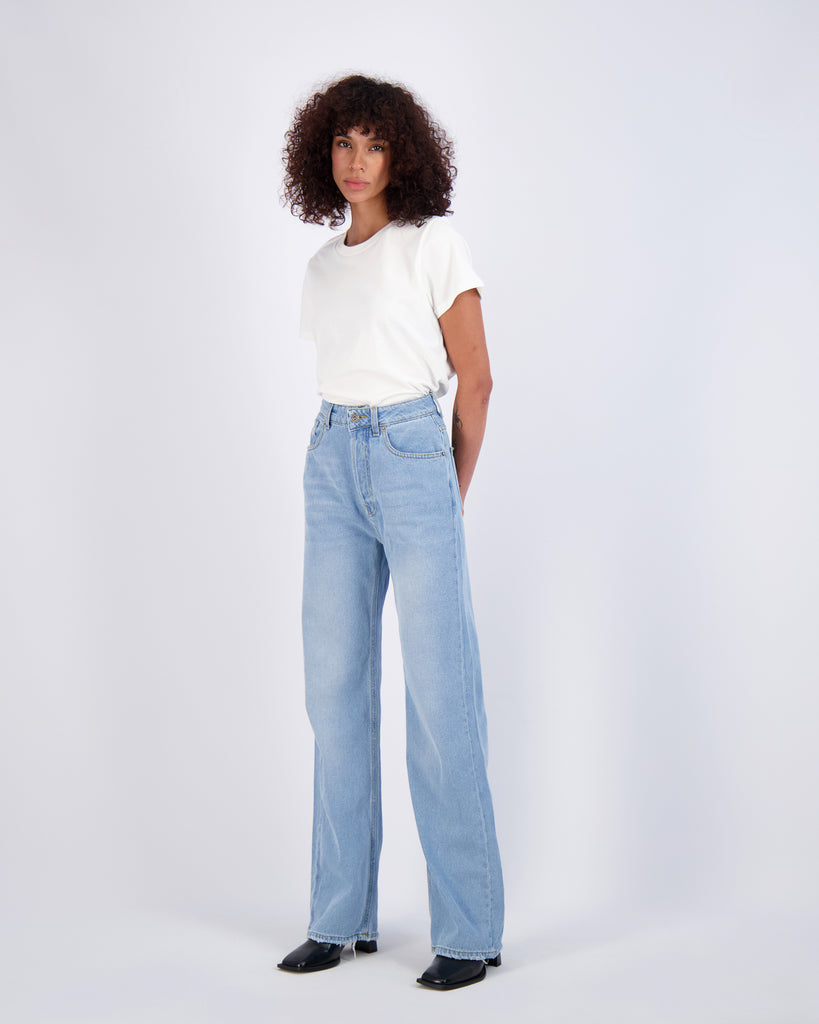 Slim CLAUD Straight in The Marci Leg – Naturale Label Cropped