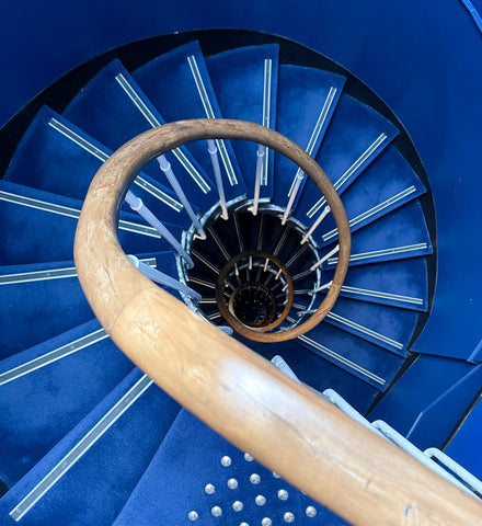 Blaues Stiegenhaus in Paris