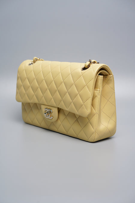 Chanel 2022 Heart Charms Mini Flap Bag - Black Crossbody Bags, Handbags -  CHA765256
