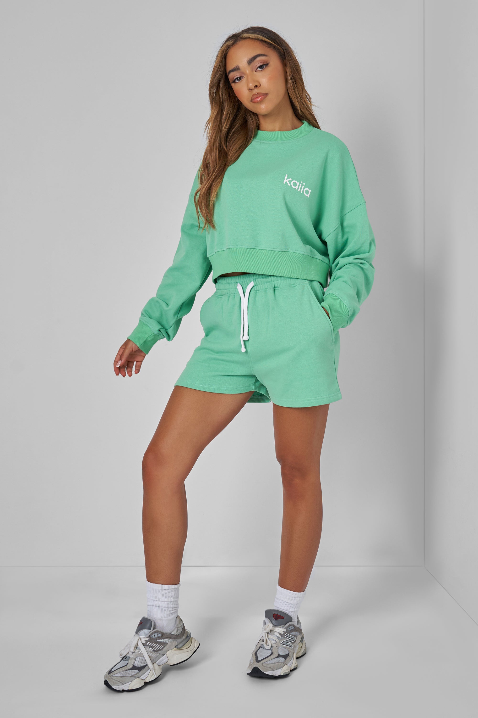 Image of Relaxed Contrast Drawcord Sweat Shorts Green