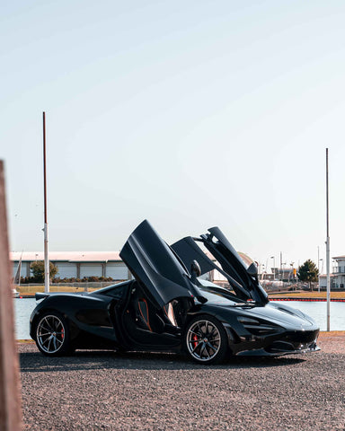 MCLAREN 720S SUPERCAR WITH A MAGNA PLATES MULTI PLATE KIT INSTALLED PERFECT FOR REMOVING YOUR NUMBER PLATE FOR CAR PICTURES