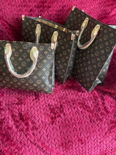 GREEN & WHITE HANDBAGS- LOUIS VUITTON FASHION. – RaVone Accessories