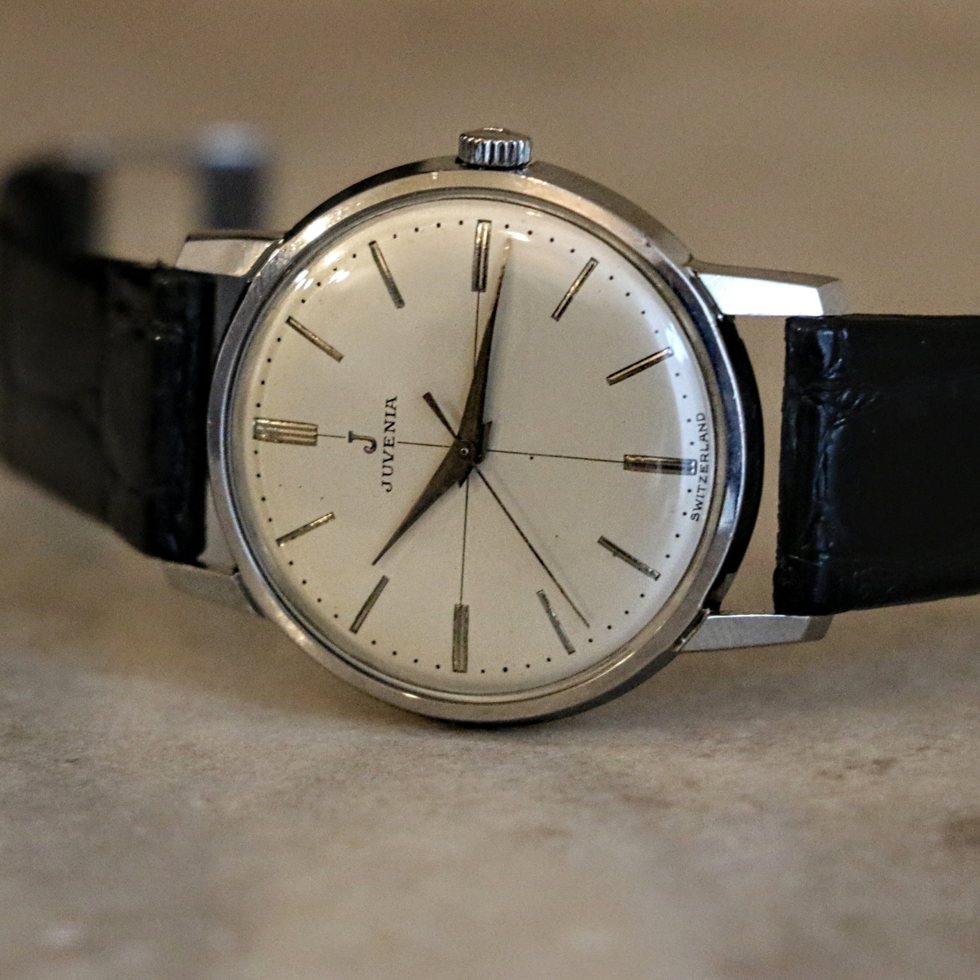 1950s JUVENIA Watch Swiss Made 17 Jewels Vintage Wristwatch – SECOND ...