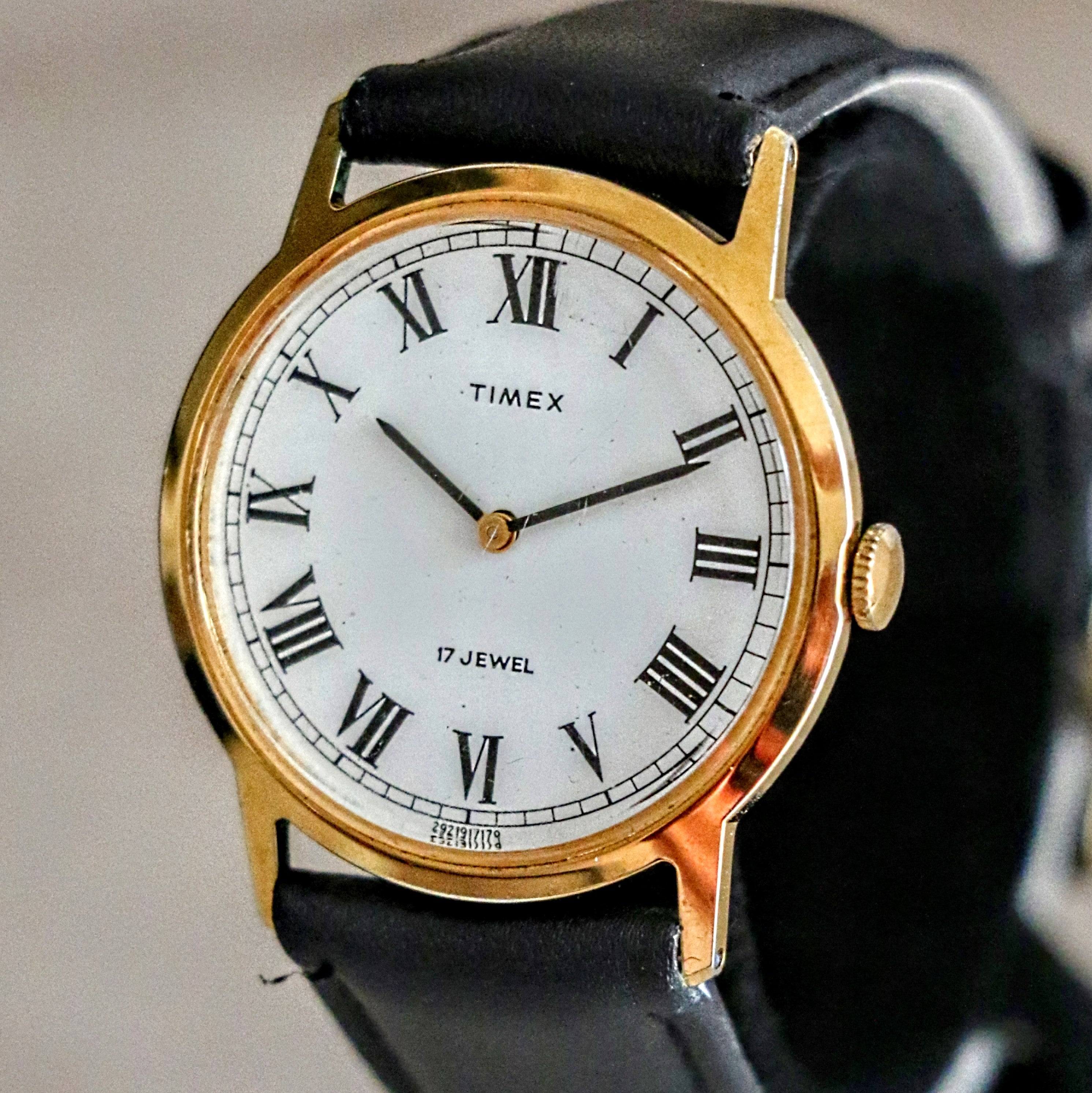 1979 TIMEX Watch Roman Numerals 17 Jewels Manual Wind 33mm Wristwatch –  SECOND HAND HOROLOGY