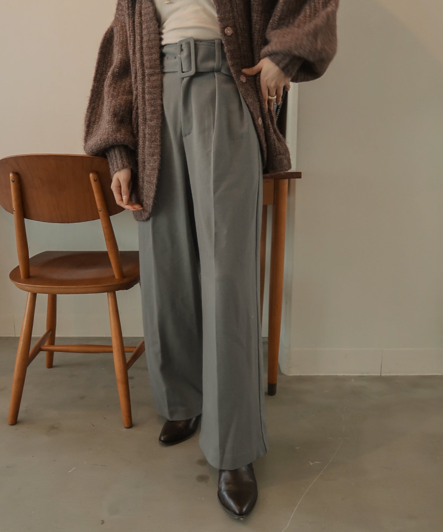 ナチュラルネイビー LOW CLASSIC ハイウエストパンツ BELT PANTS