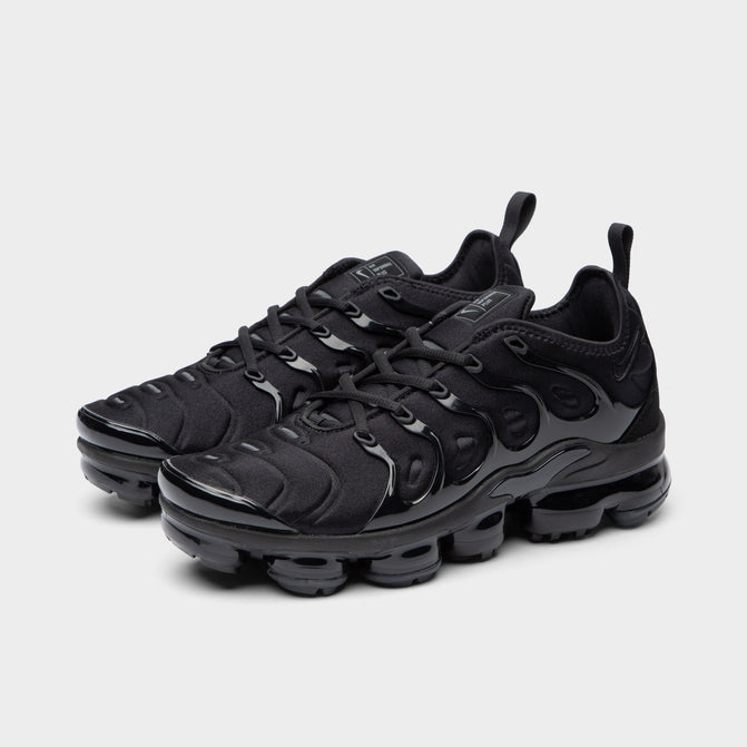 nike vapormax plus black and gray