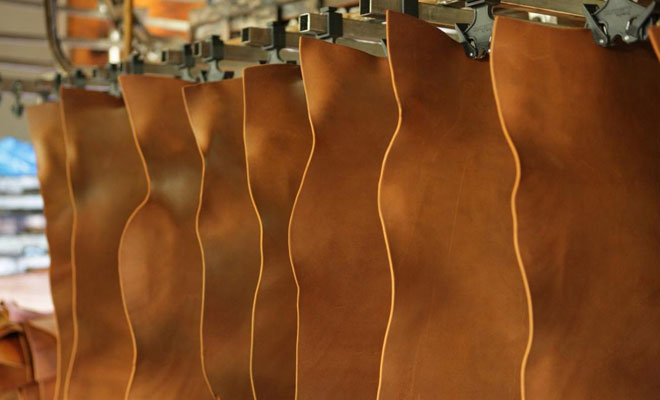 Natural vegetable tanned leather