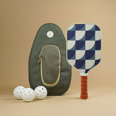 The Set For Dad Includes a Rally Backpack that fits one 512 Sport Paddle with a blue and white design