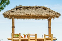 Tiki Bar Synthetic Thatch Roof
