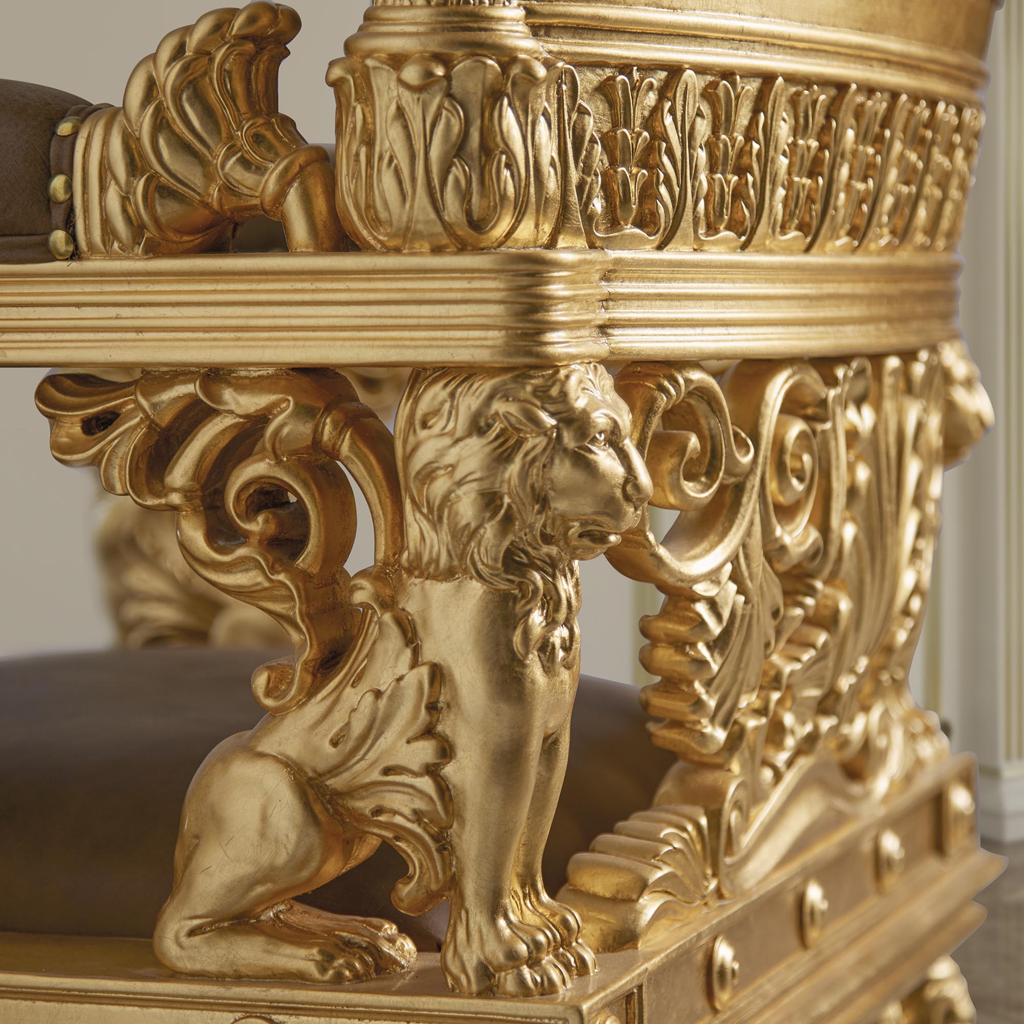 Creating Timeless Interiors with 24k Gold Leaf Décor