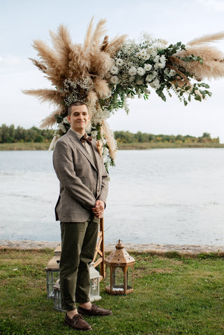 Vancouver-outdoor-wedding-ceremony-flower-arch