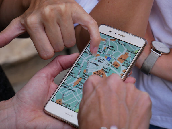 Parents Using Location Sharing App to Locate Kid