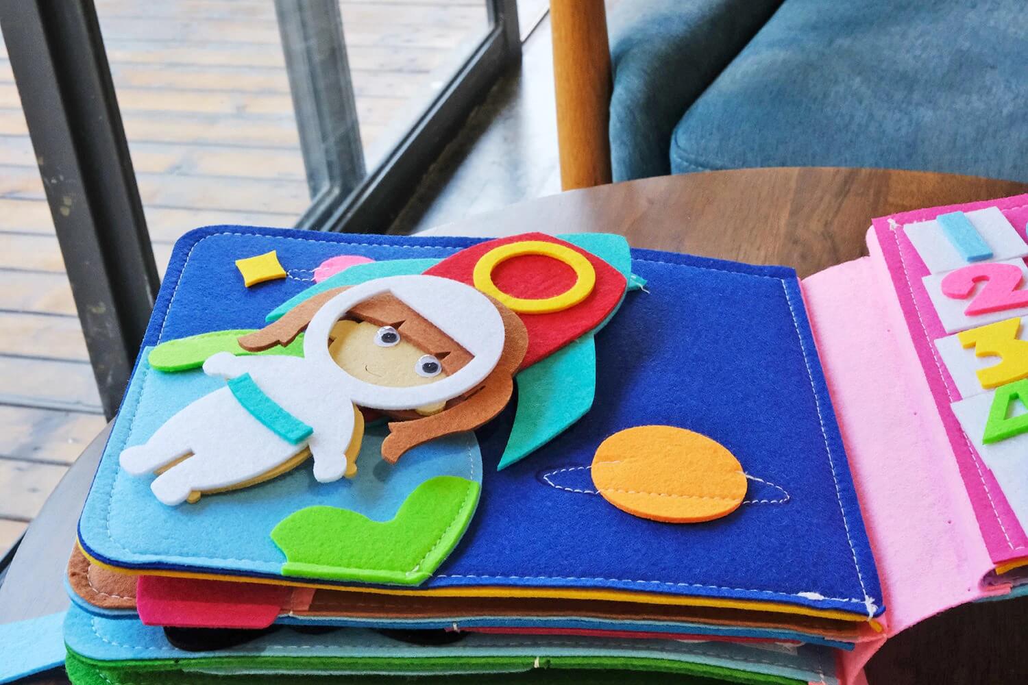 Livro Educativo 3D De Feltro Montessori Feito À Mão 16 Páginas + 2 Alfabetos