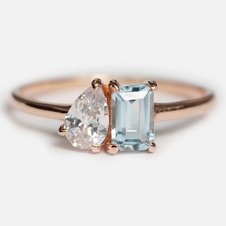 Work of custom made ring with sapphire gemstone