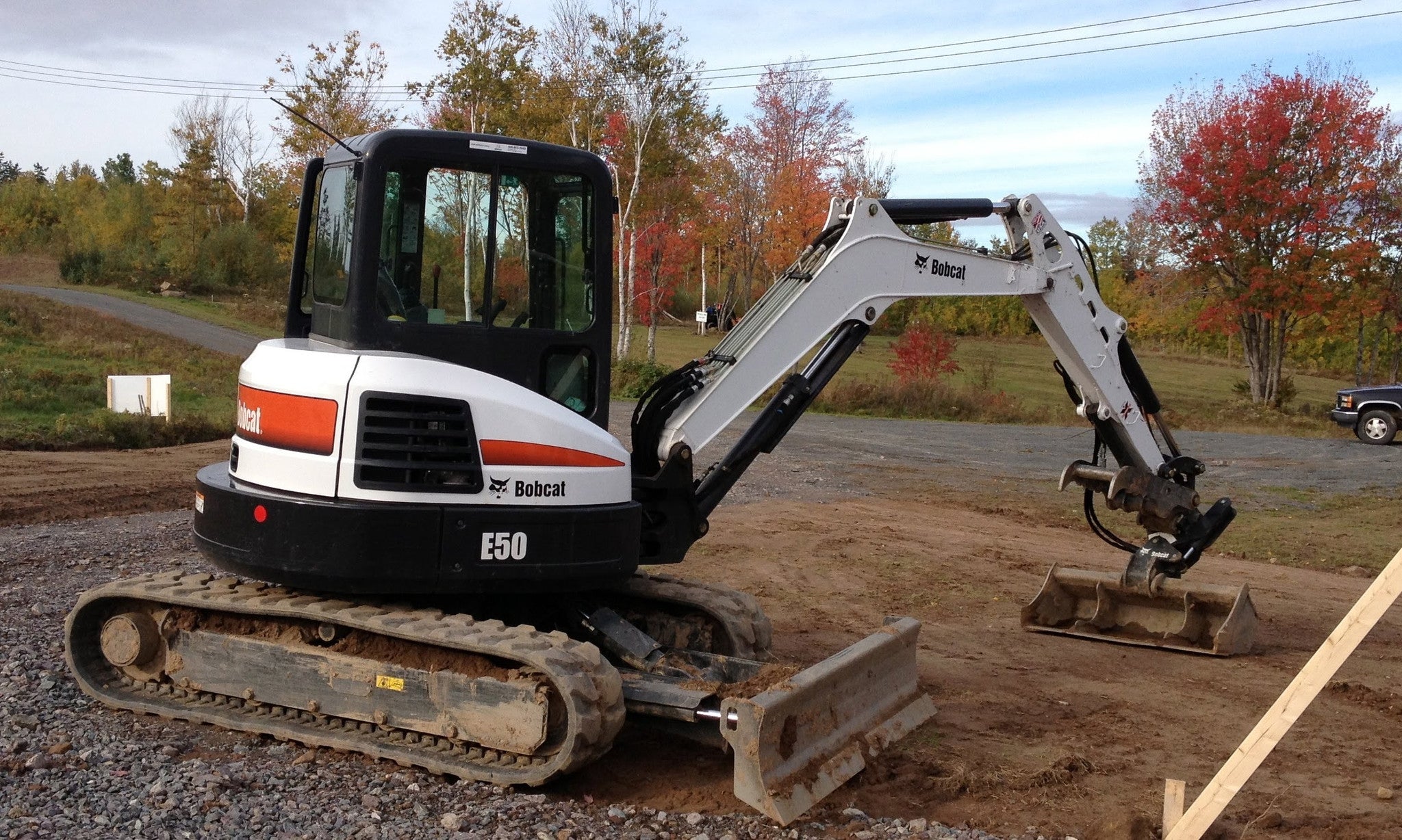 Мини экскаватор бу. Миниэкскаватор Bobcat е-50. Bobcat e50z. Миниэкскаватор Bobcat е-50 2013. Экскаватор Bobcat е50.