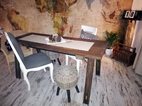 Tisch aufgearbeitet