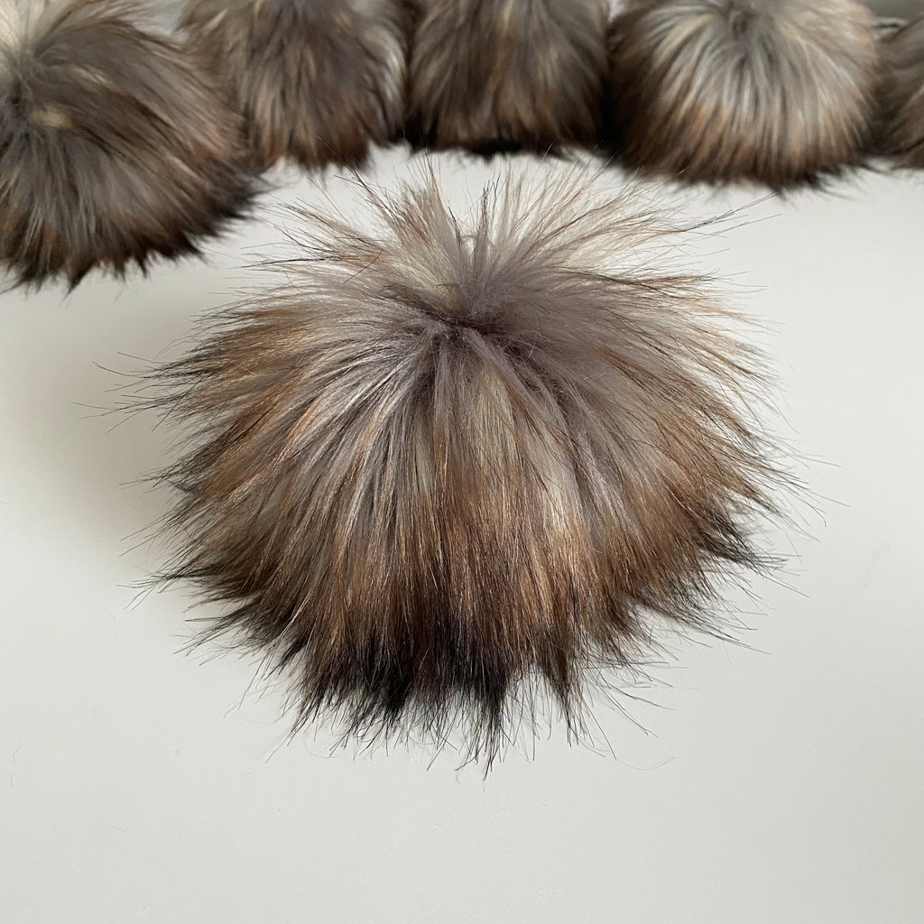 Faux Fur Pom Pom Birch Grey, Snap Closure – Wool and Company